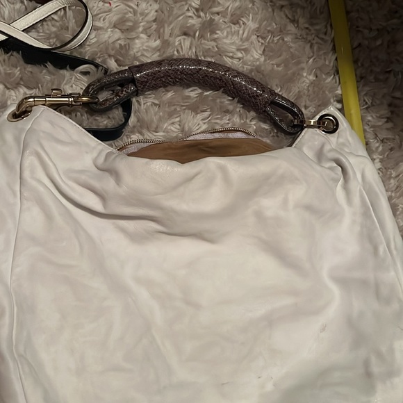 Jimmy Choo Bag very well kept and clean white shoulder bag lots of room - Picture 4 of 13